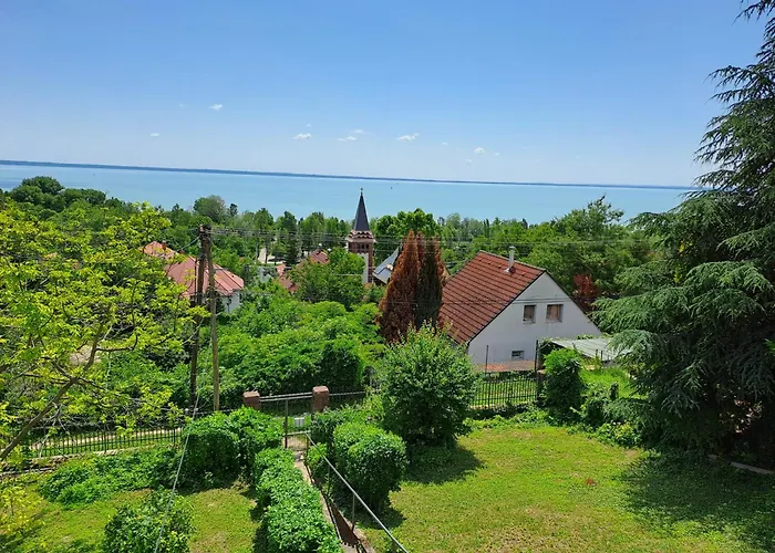 Belvárosi ház gyönyörű panorámával