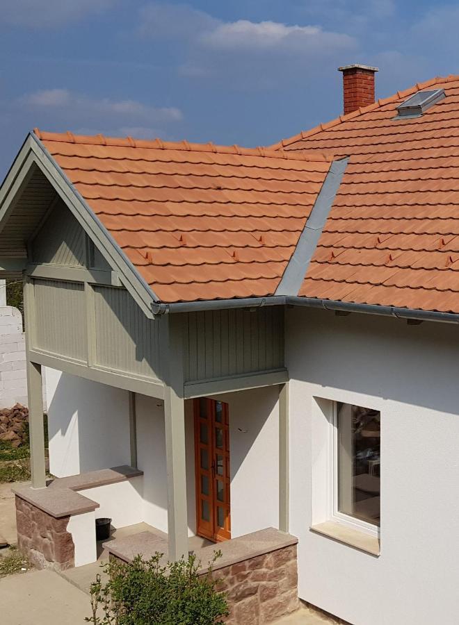 Belvárosi Ház Gyönyörű Panorámával Сasa de vacaciones
