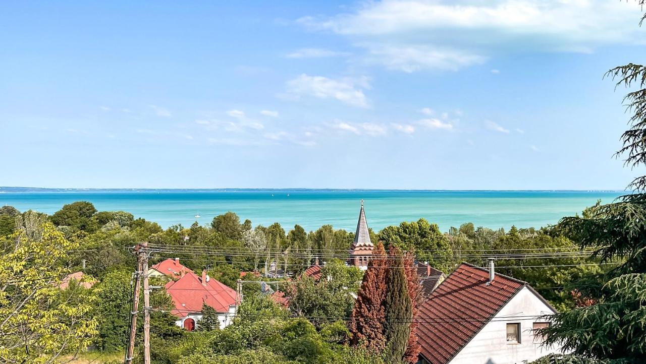 Belvárosi Ház Gyönyörű Panorámával Сasa de vacaciones *